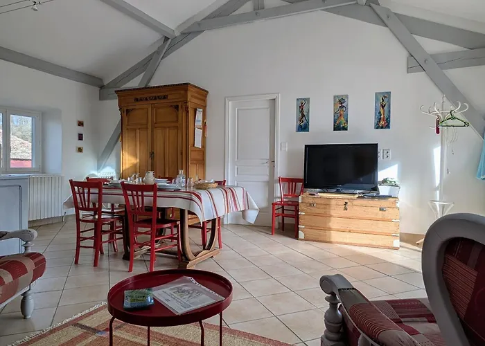 Familial Au Coeur Des Gorges De La Loire Avec Equipements Bebe Et Loisirs Exterieurs - Fr-1-582-238 *